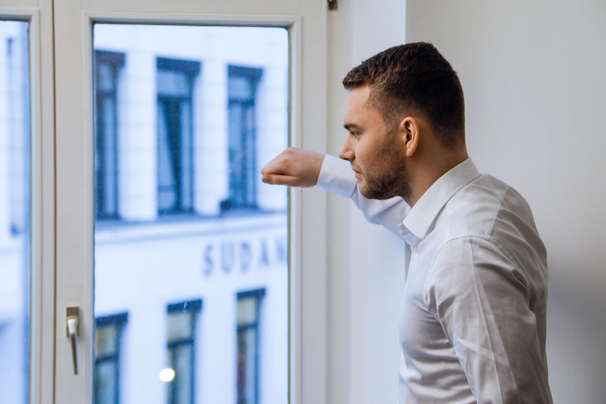 Business-Portrait im Gegenlicht